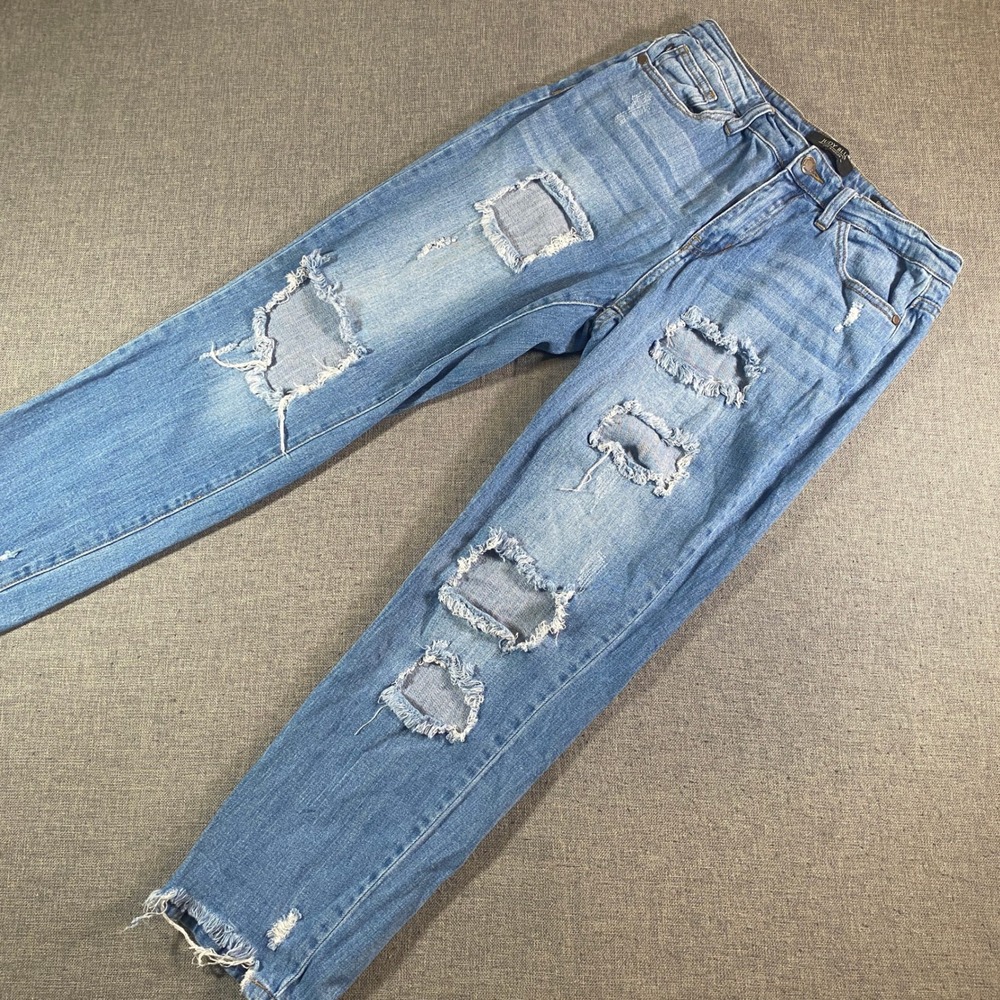 Judy Blue Jeans Women's Size 7 28‎ Distressed Girlfriend Fit Light Wash
